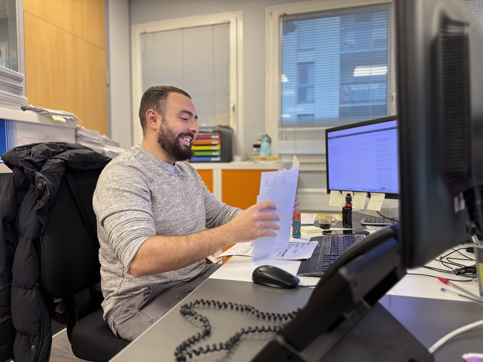 Collaborateur Celeris dédié au suivi de projet informatique pour entreprise